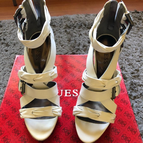 GUESS GWKAPPA WOMENS HEELS - Picture 3 of 3